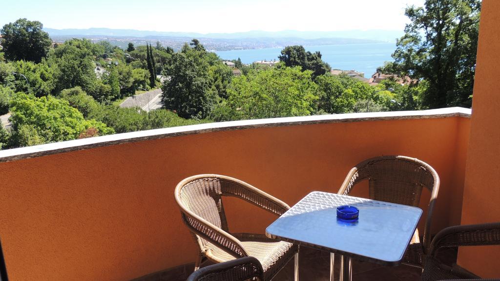 Apartments Villa Marta Opatija Exteriör bild